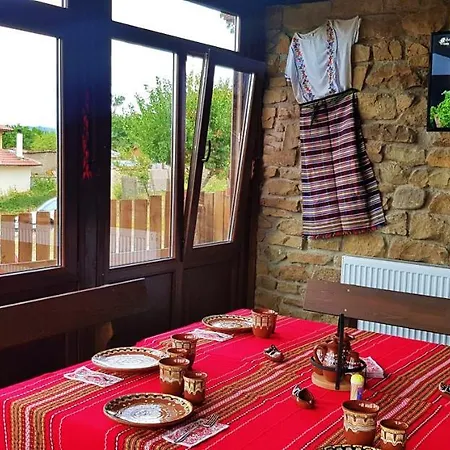 песента на колелетата - Guest house *