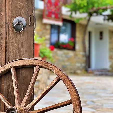песента на колелетата - Guest house Zheravna