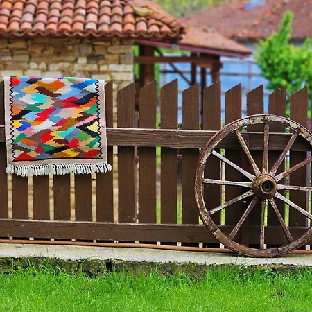 Guest house песента на колелетата - Zheravna