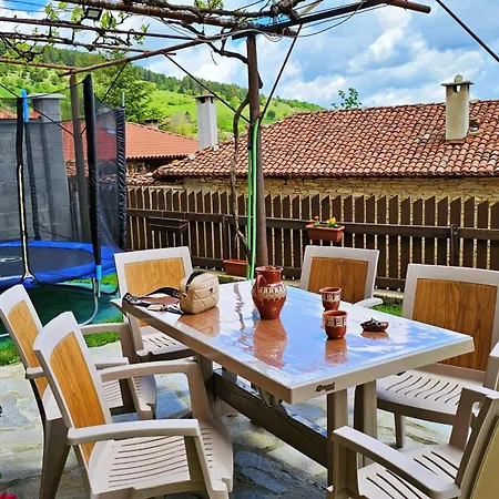 بيت ضيافة песента на колелетата -